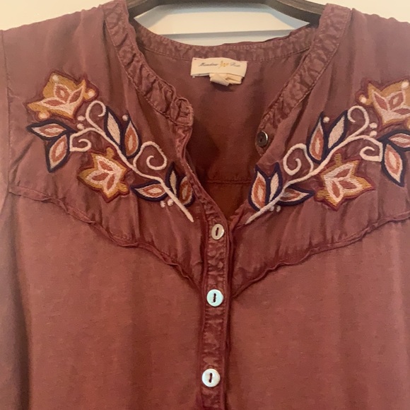 Meadow Rue Mauve-Rust Too with Leaf Embroidery - Picture 2 of 6